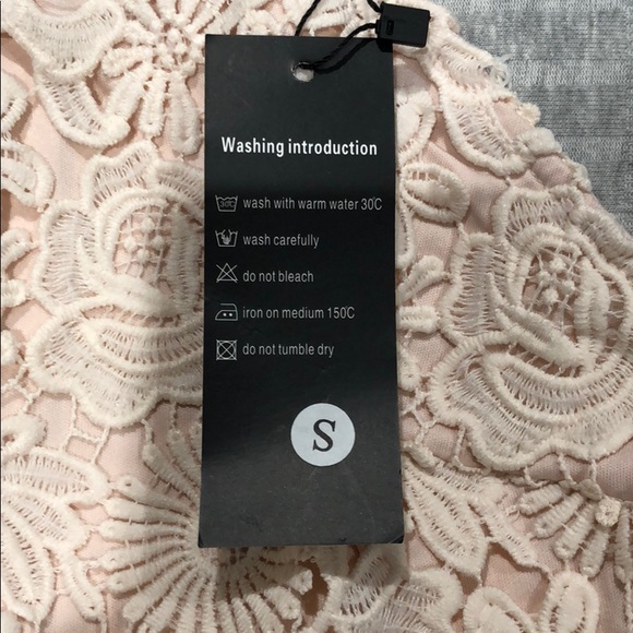 Woman’s pink dress size Small - Picture 3 of 4